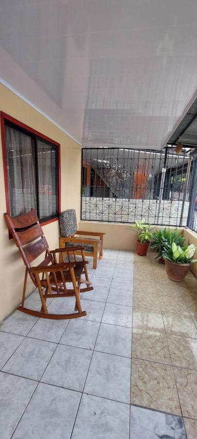 Hostel Casa Marina Puerto Limon Exterior photo